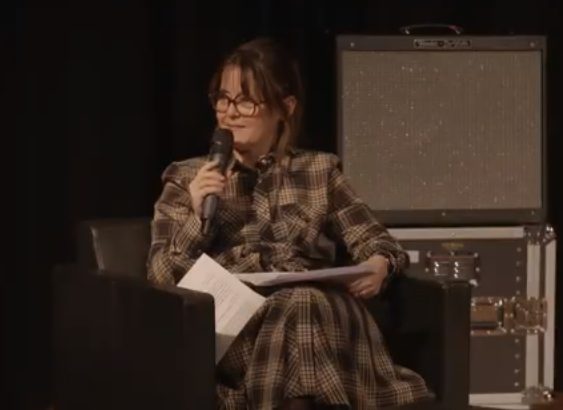 Entrer en contact avec Kacey Mottet Klein