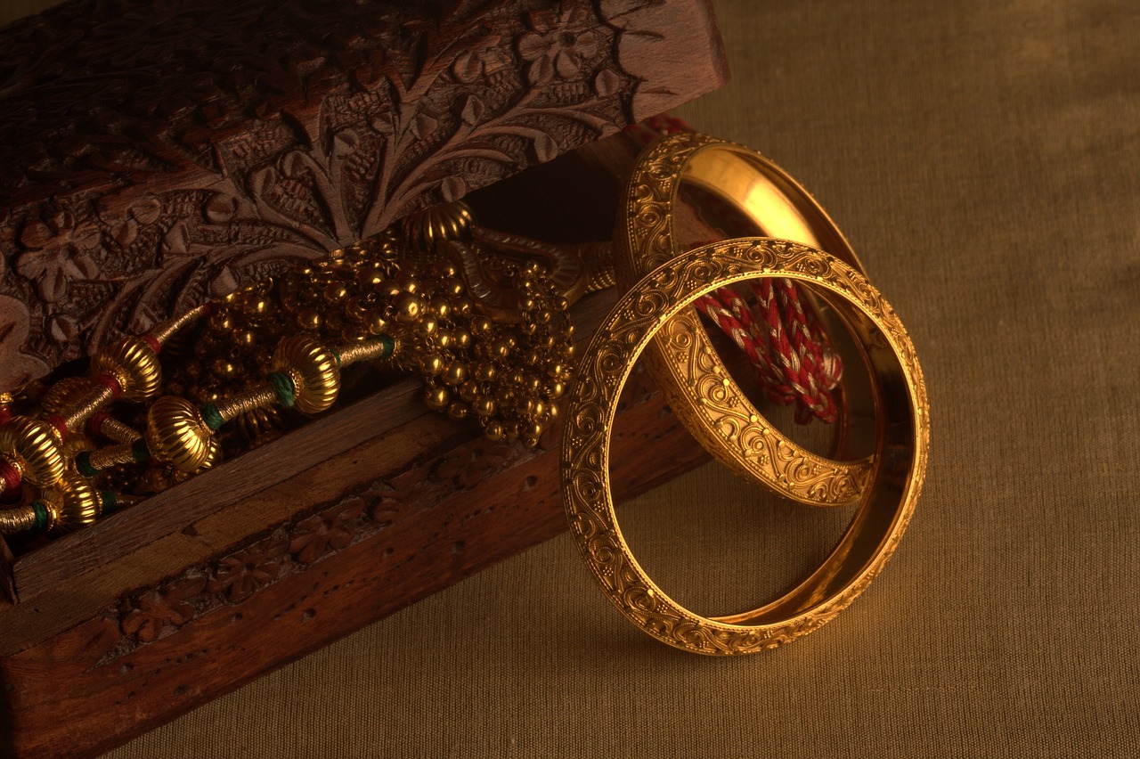 Entrer relation avec le service client pour avoir les informations des acteurs essentiels du marché des produits de luxe et des bijoux en 2025